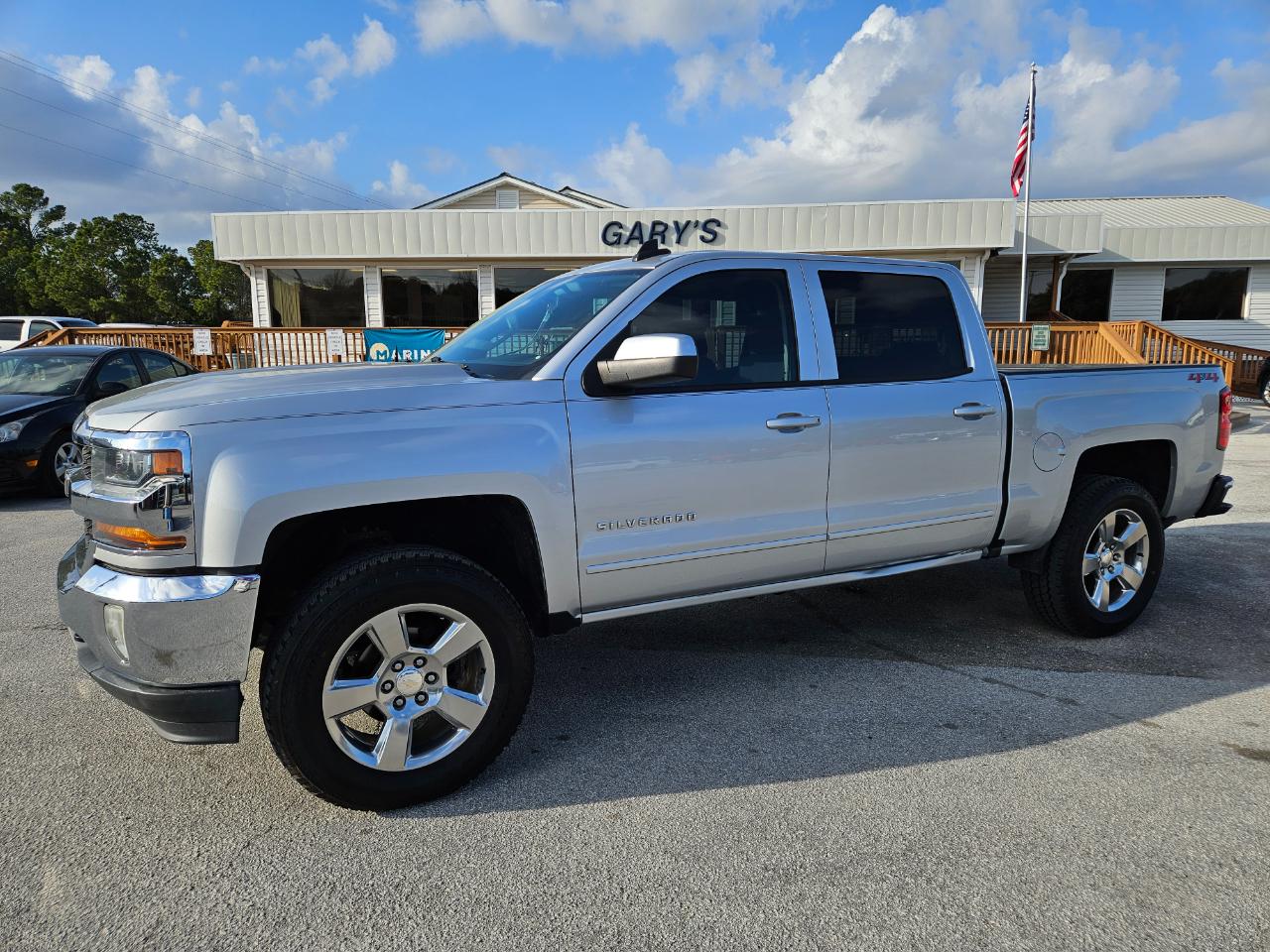 Chevrolet Silverado 1500 4WD Crew Cab 143.5" LT w/1LT 2018