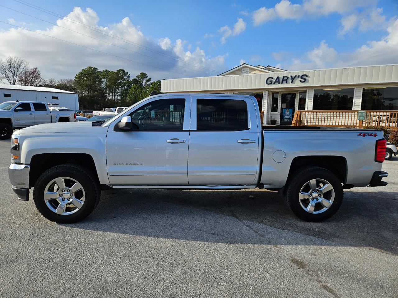 Chevrolet Silverado 1500 4WD Crew Cab 143.5" LT w/1LT 2018