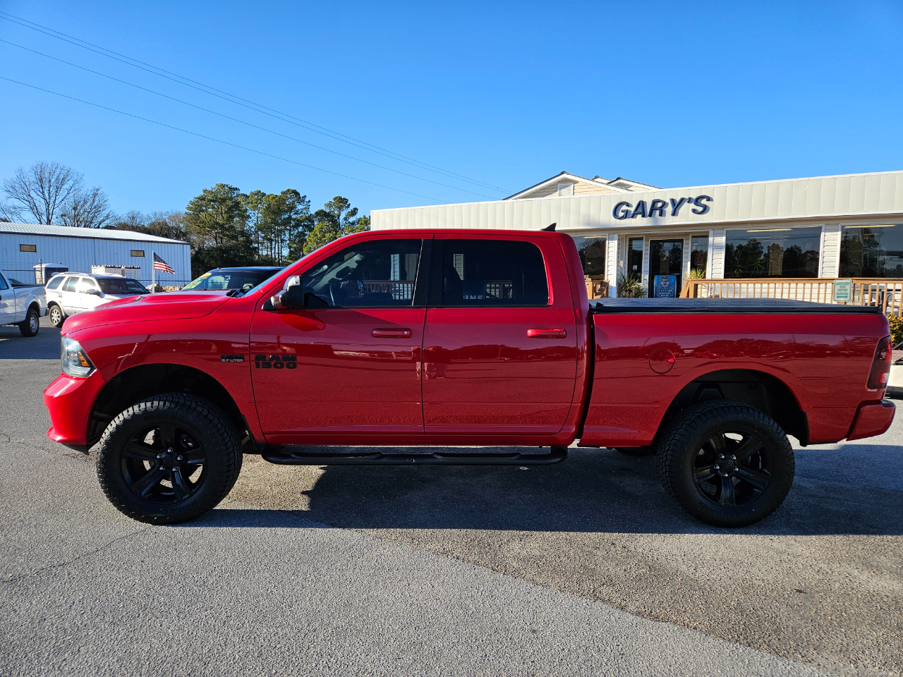 RAM 1500 Night 4x4 Crew Cab 6'4" Box 2017
