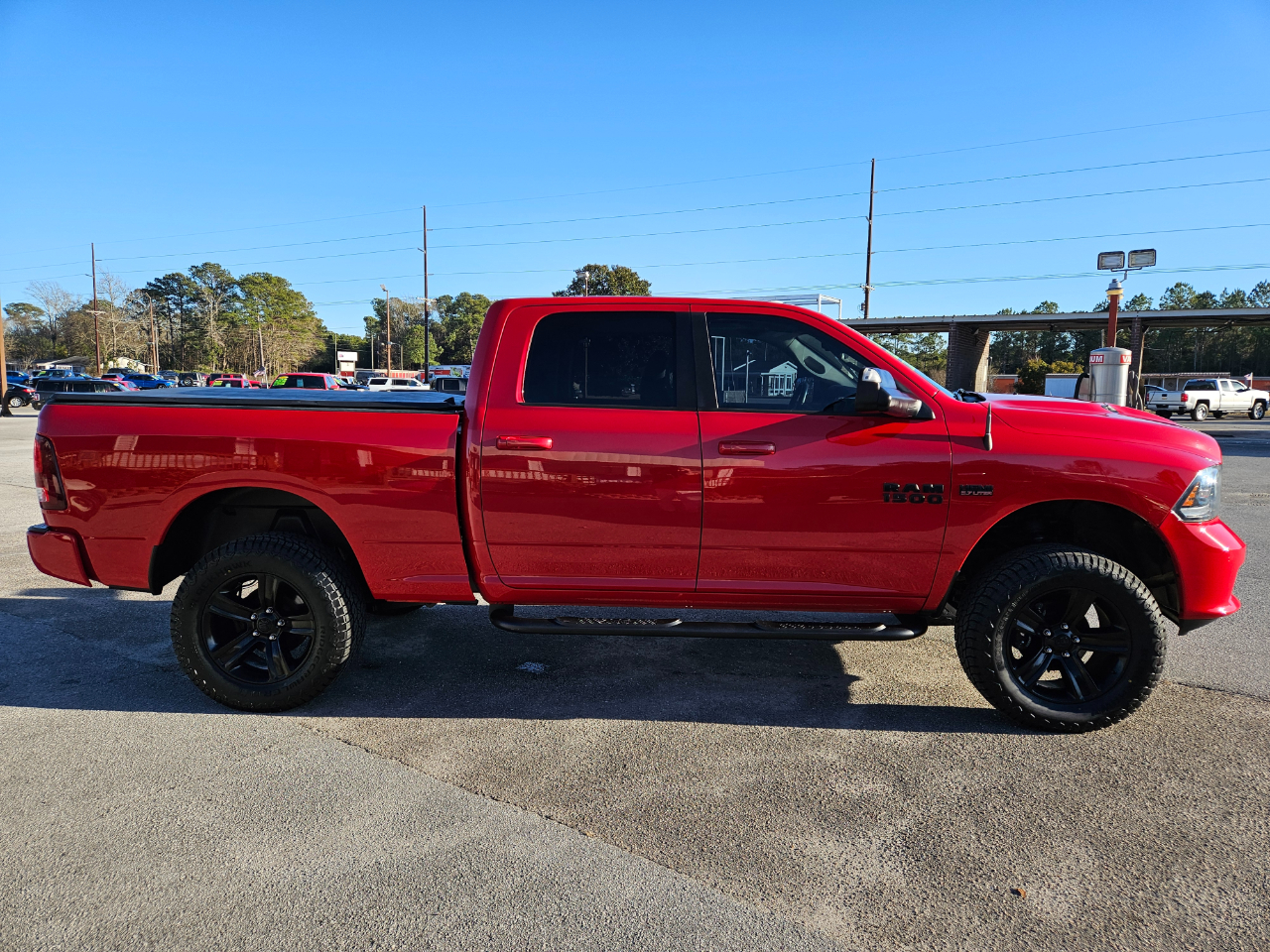 RAM 1500 Night 4x4 Crew Cab 6'4" Box 2017