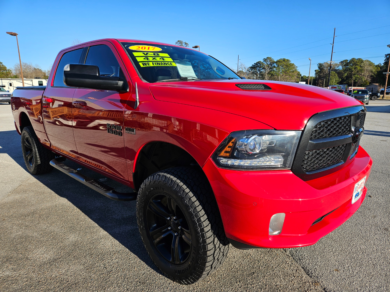 RAM 1500 Night 4x4 Crew Cab 6'4" Box 2017