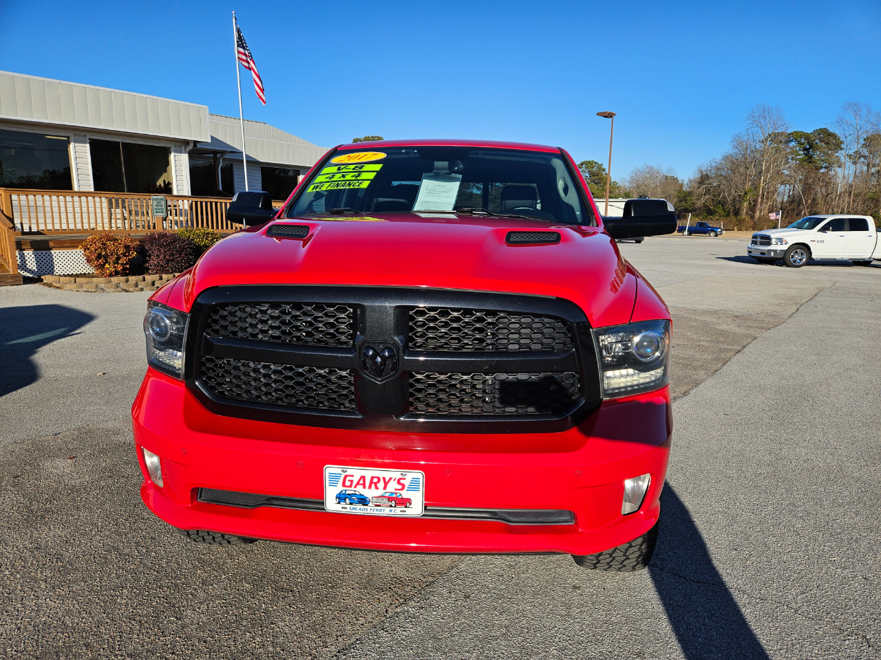 RAM 1500 Night 4x4 Crew Cab 6'4" Box 2017