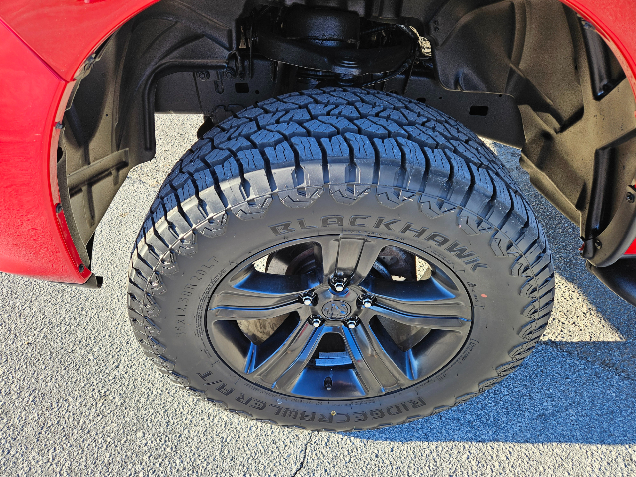 RAM 1500 Night 4x4 Crew Cab 6'4" Box 2017