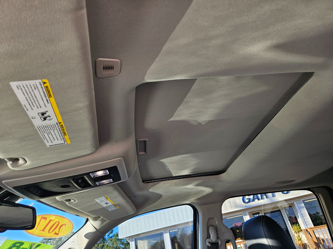 RAM 1500 Night 4x4 Crew Cab 6'4" Box 2017