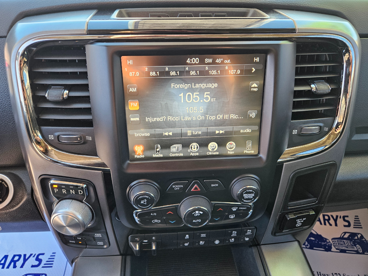 RAM 1500 Night 4x4 Crew Cab 6'4" Box 2017