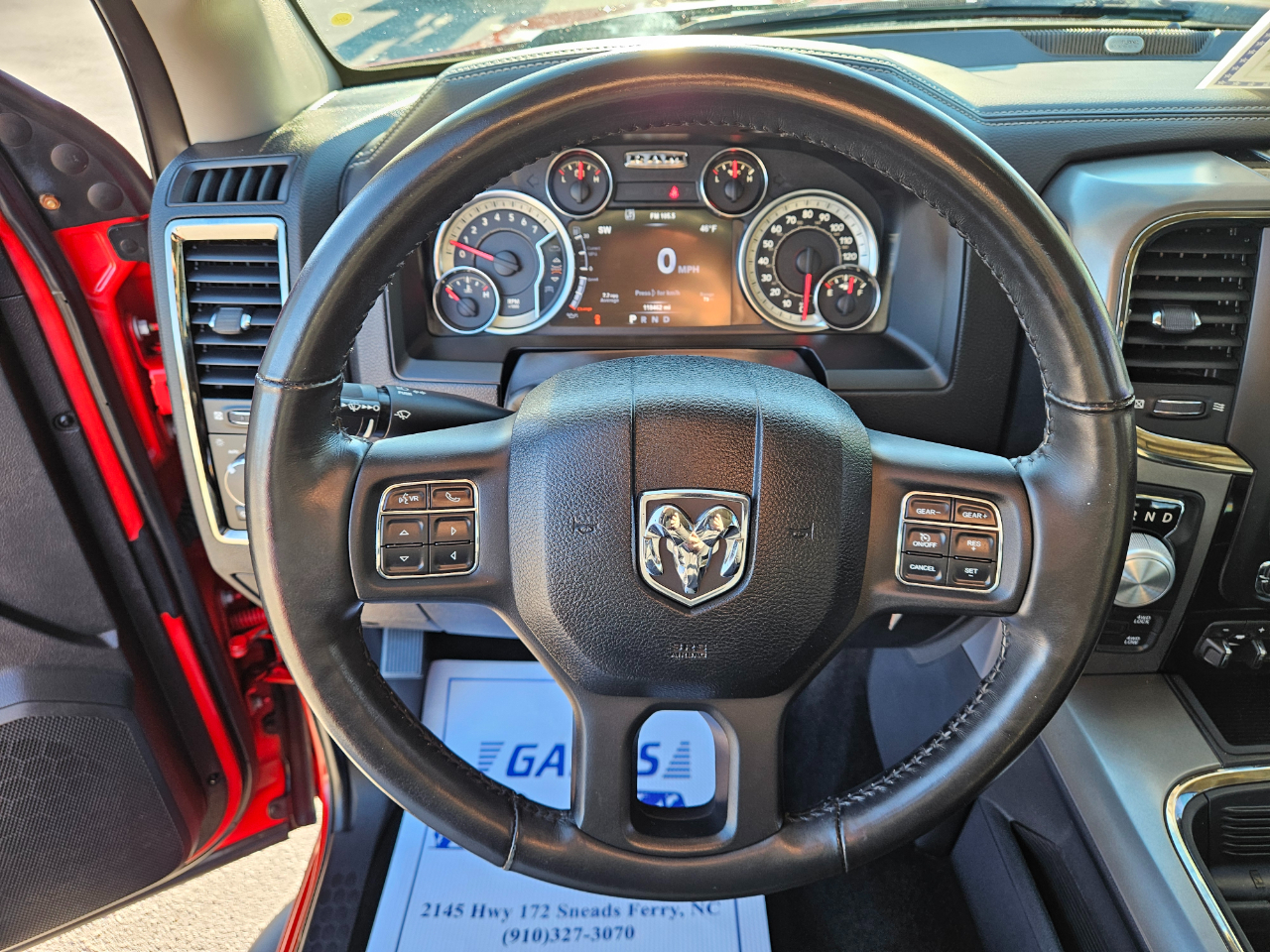 RAM 1500 Night 4x4 Crew Cab 6'4" Box 2017