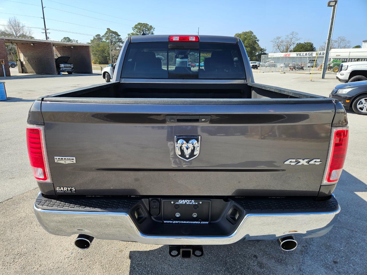 RAM 1500 Laramie 4x4 Crew Cab 5'7" Box 2017