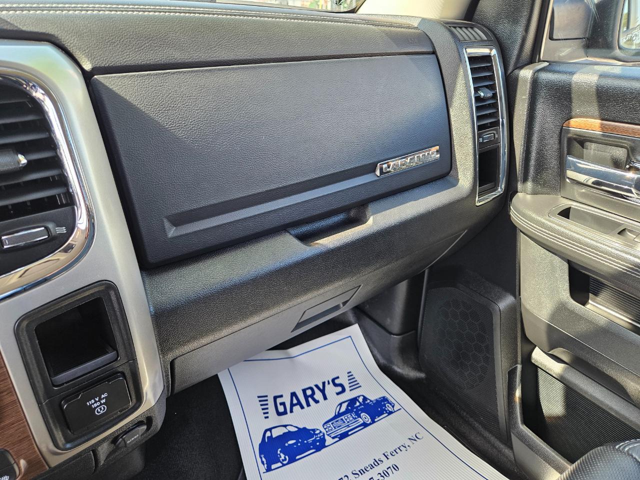 RAM 1500 Laramie 4x4 Crew Cab 5'7" Box 2017