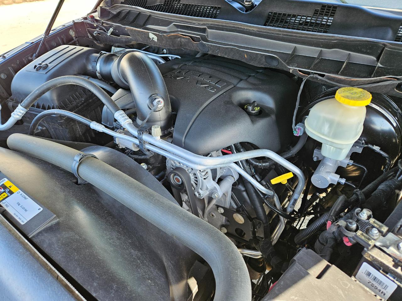 RAM 1500 Laramie 4x4 Crew Cab 5'7" Box 2017