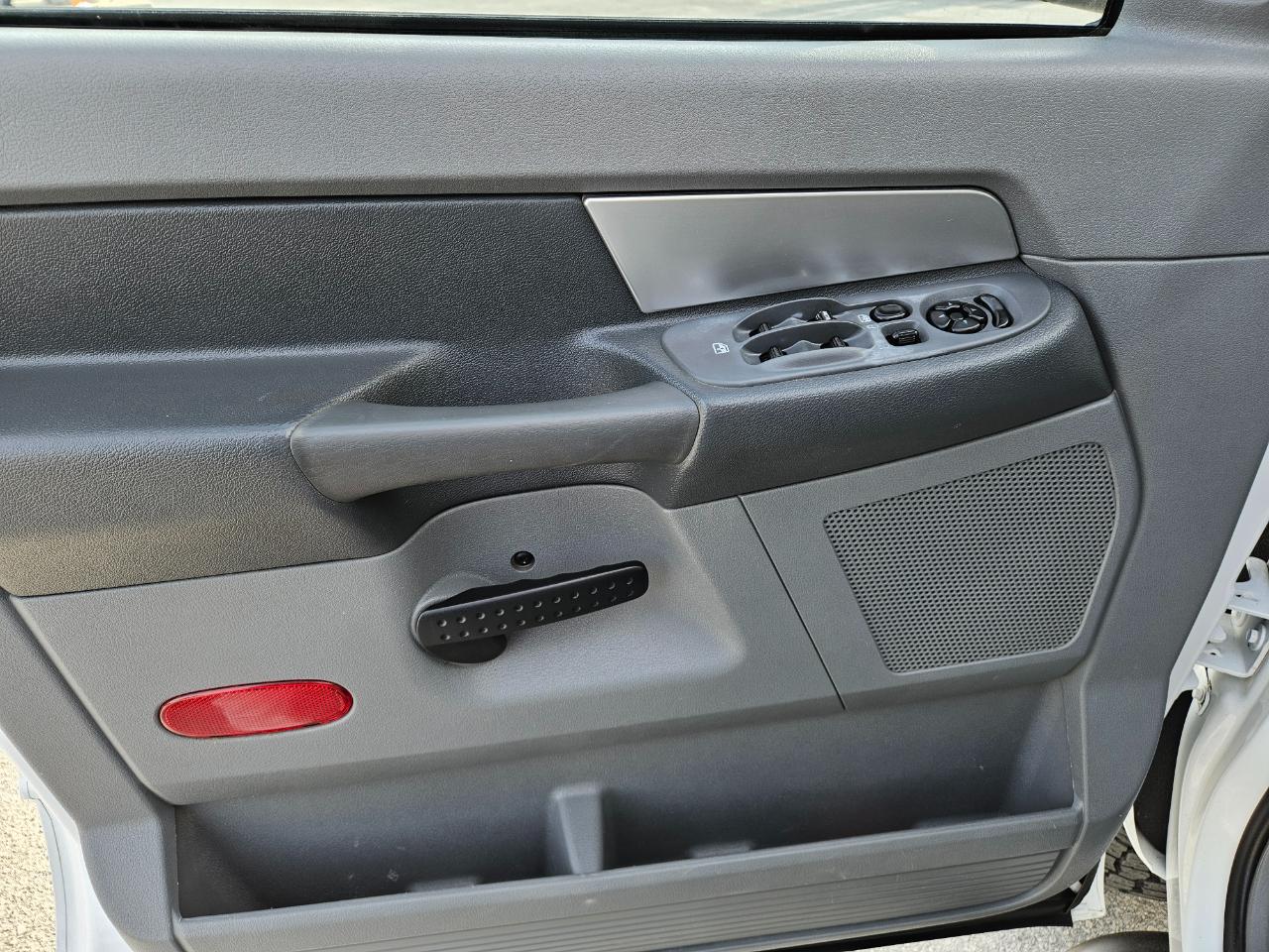 Dodge Ram 2500 4WD Mega Cab 160.5" SXT 2009