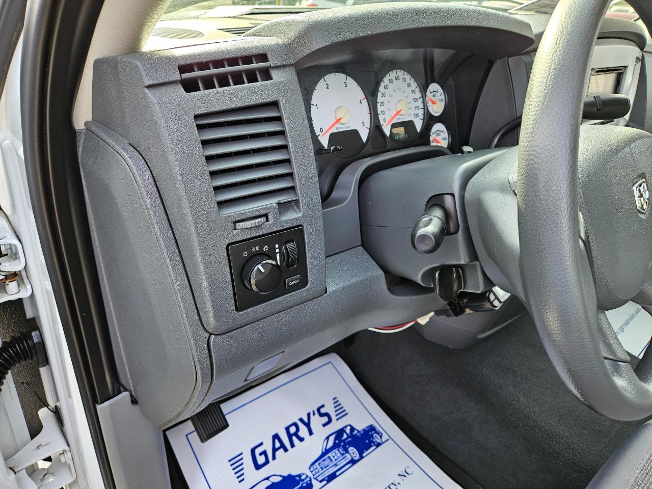 Dodge Ram 2500 4WD Mega Cab 160.5" SXT 2009