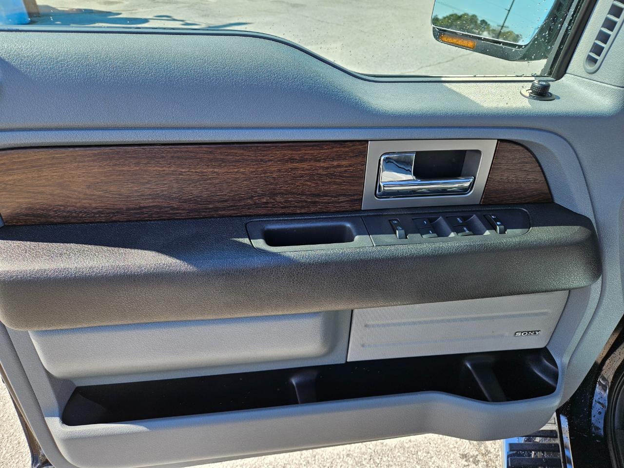 Ford F-150 4WD SuperCrew 145" Lariat 2013