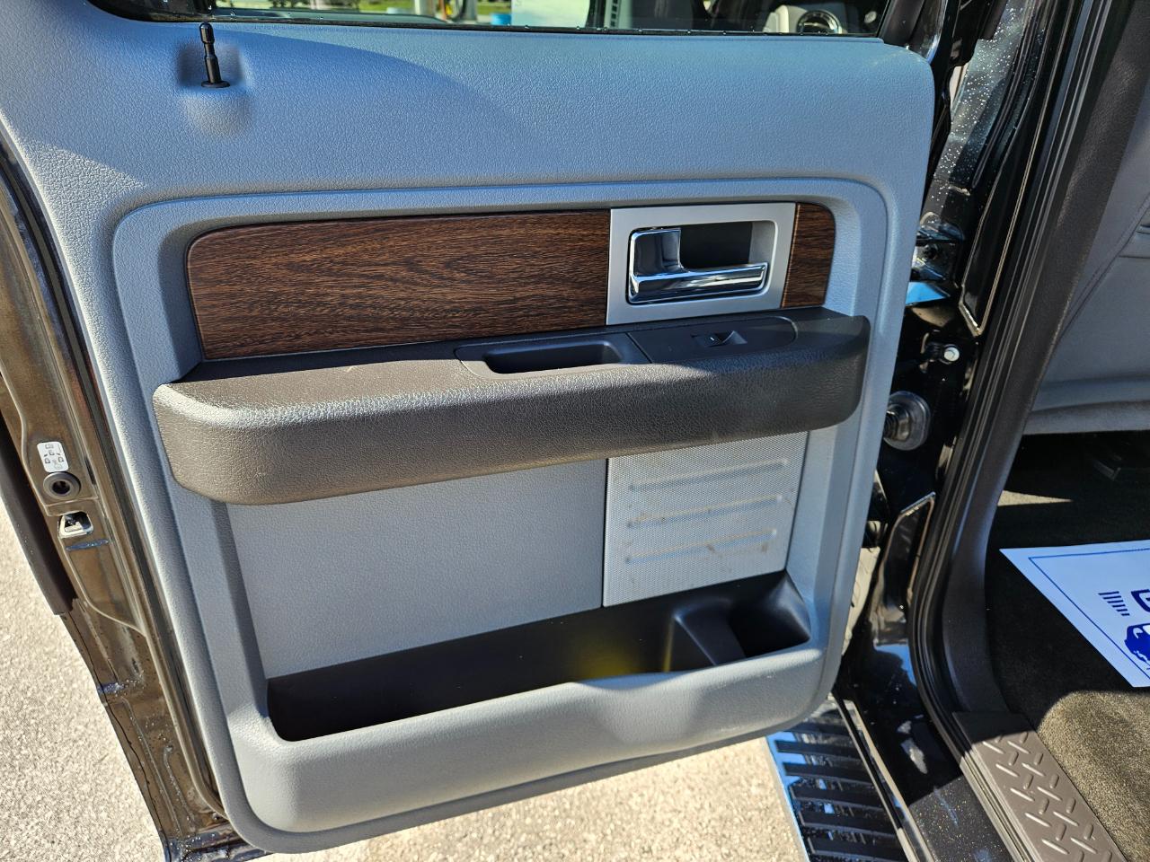 Ford F-150 4WD SuperCrew 145" Lariat 2013