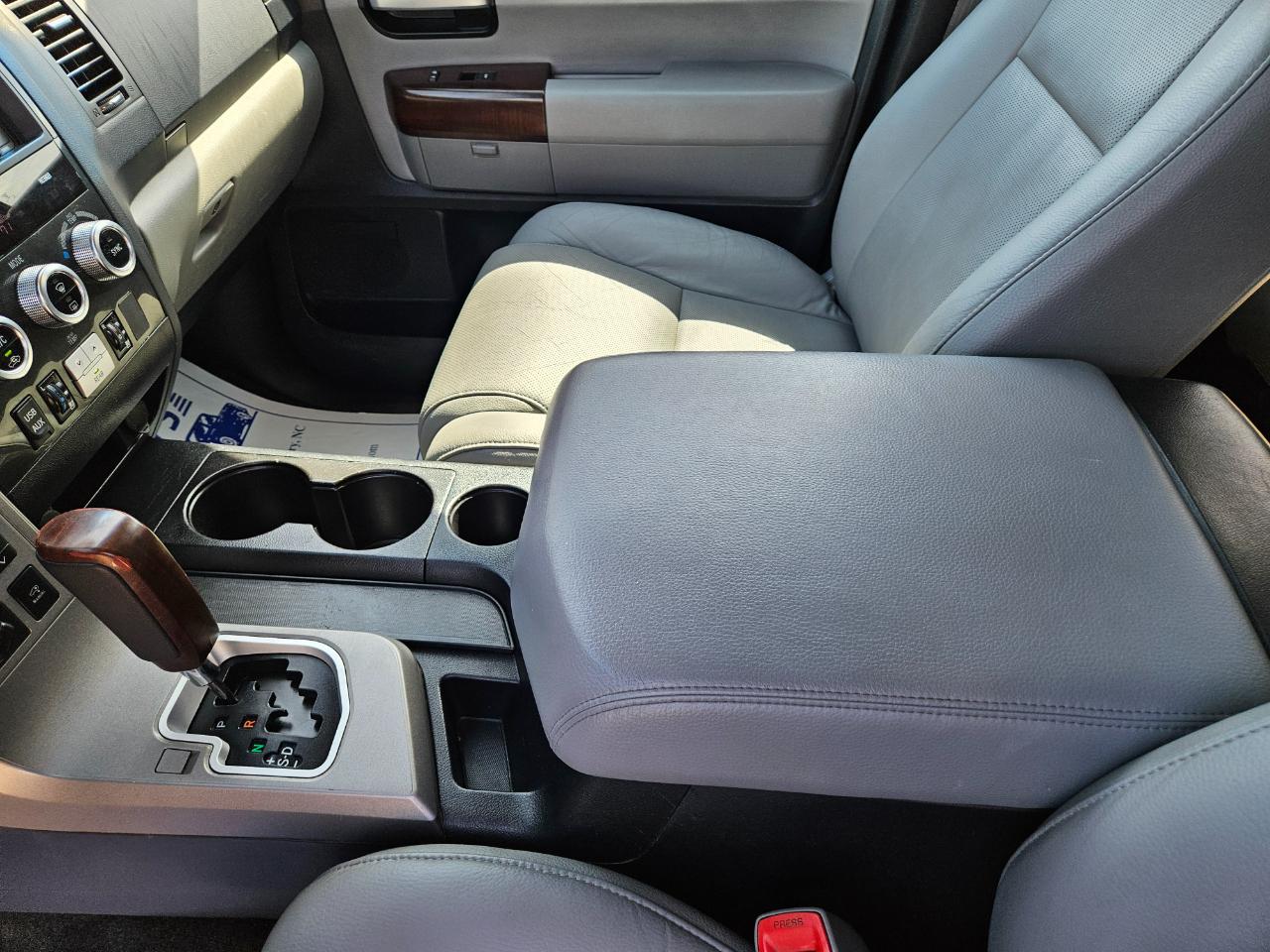 Toyota Sequoia Platinum 4D SUV 4WD 2016