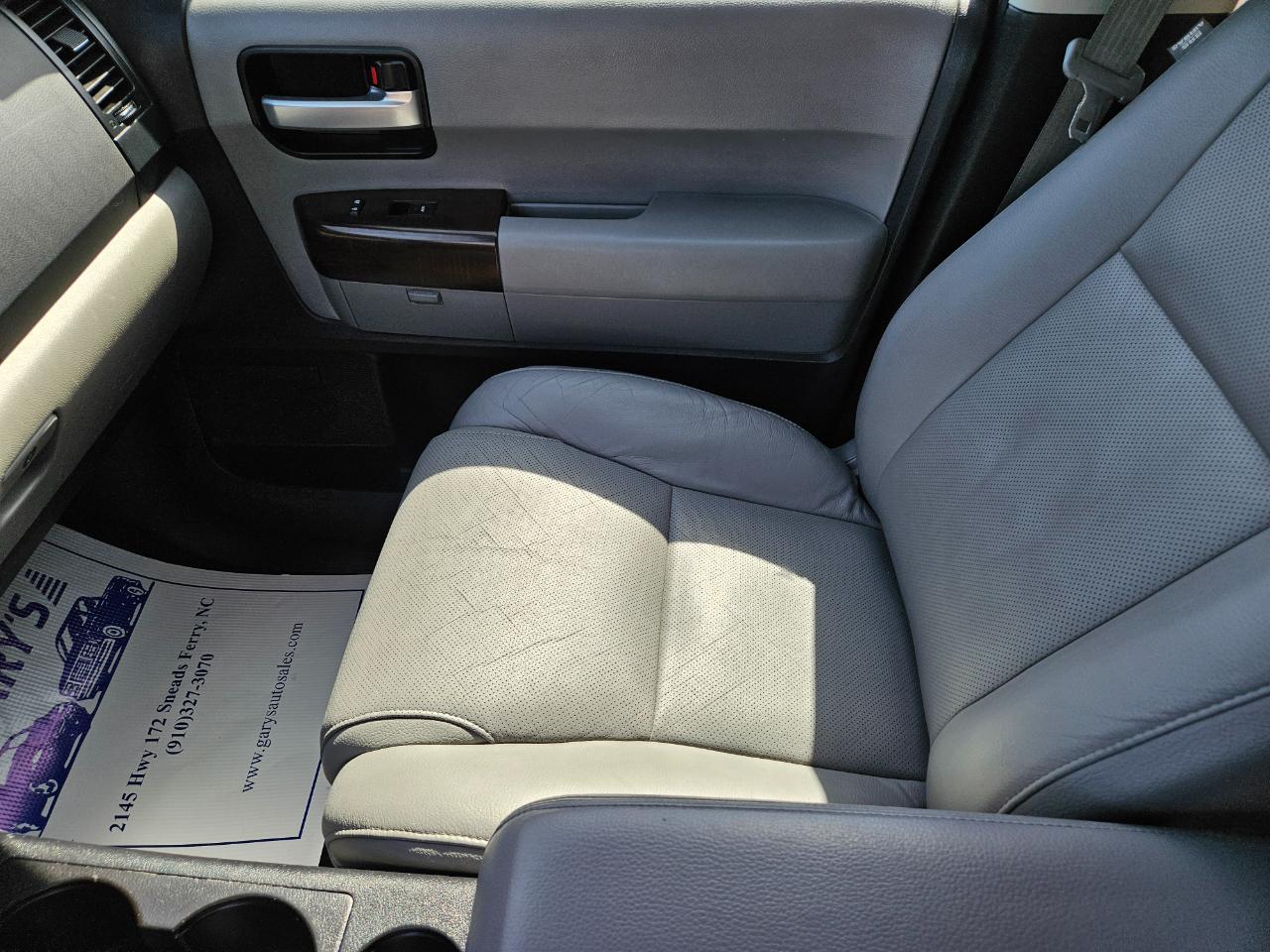 Toyota Sequoia Platinum 4D SUV 4WD 2016