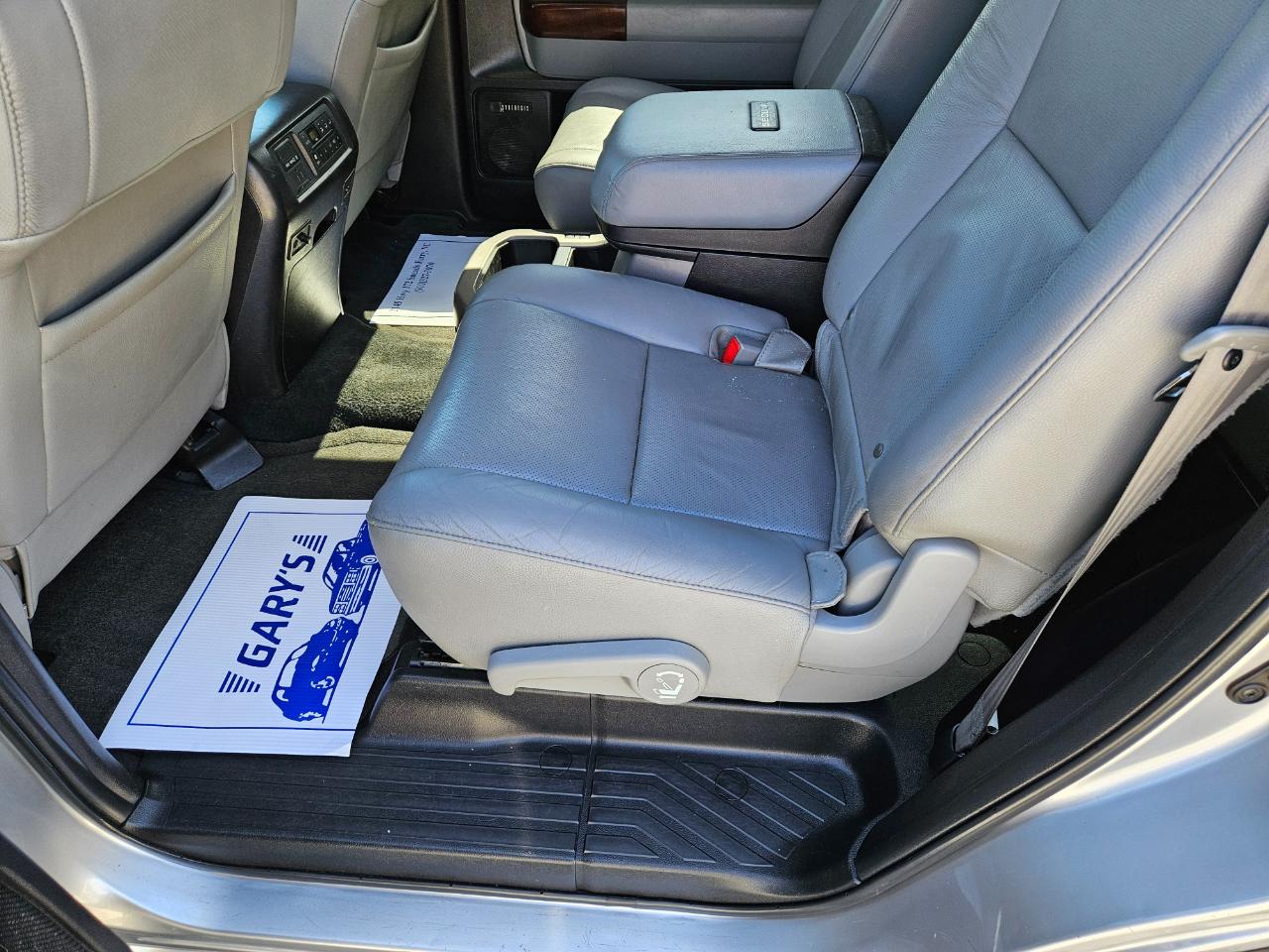 Toyota Sequoia Platinum 4D SUV 4WD 2016