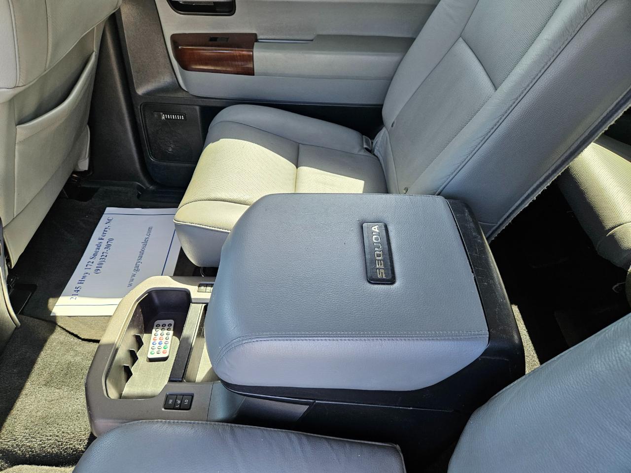 Toyota Sequoia Platinum 4D SUV 4WD 2016