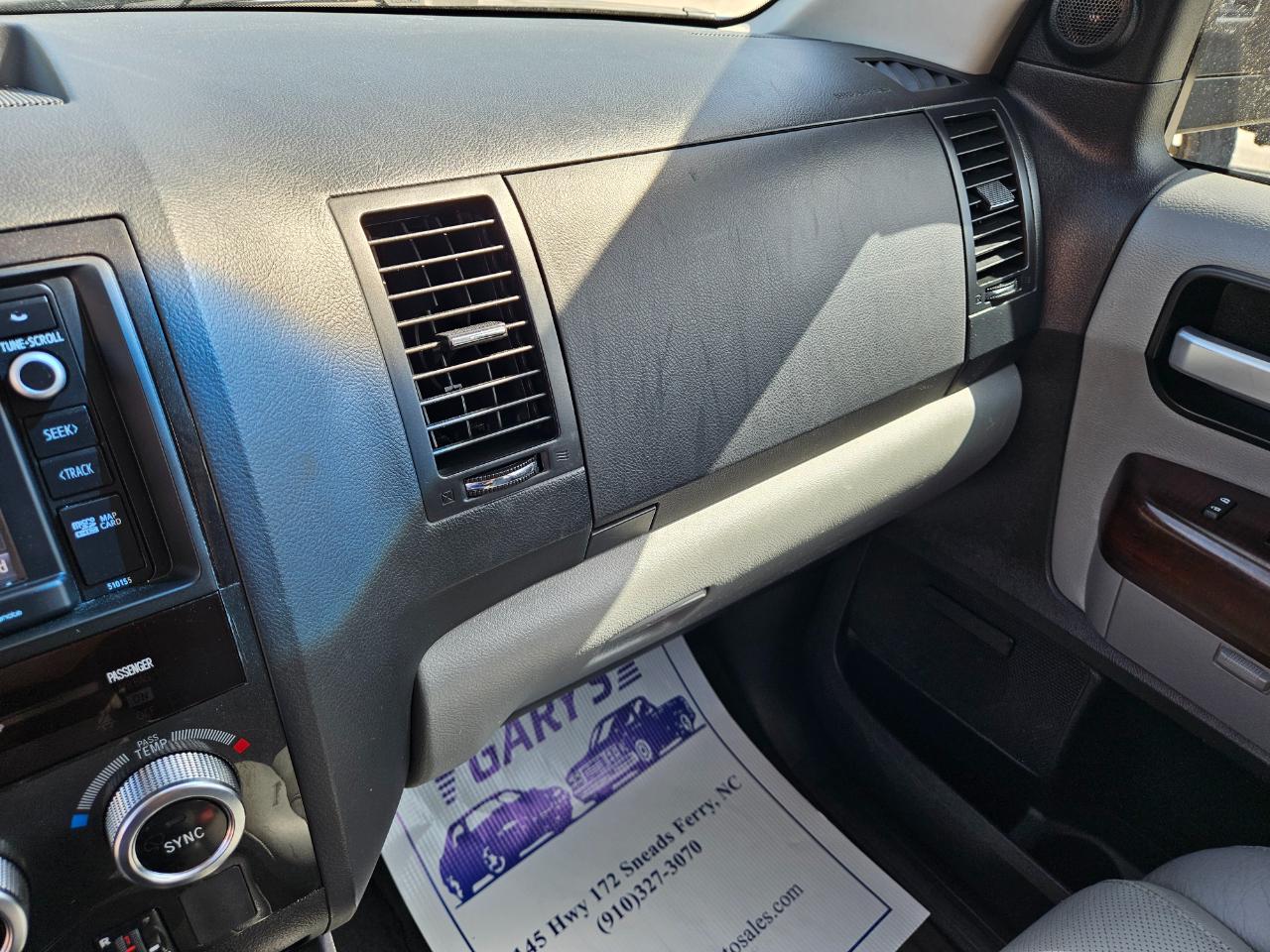 Toyota Sequoia Platinum 4D SUV 4WD 2016