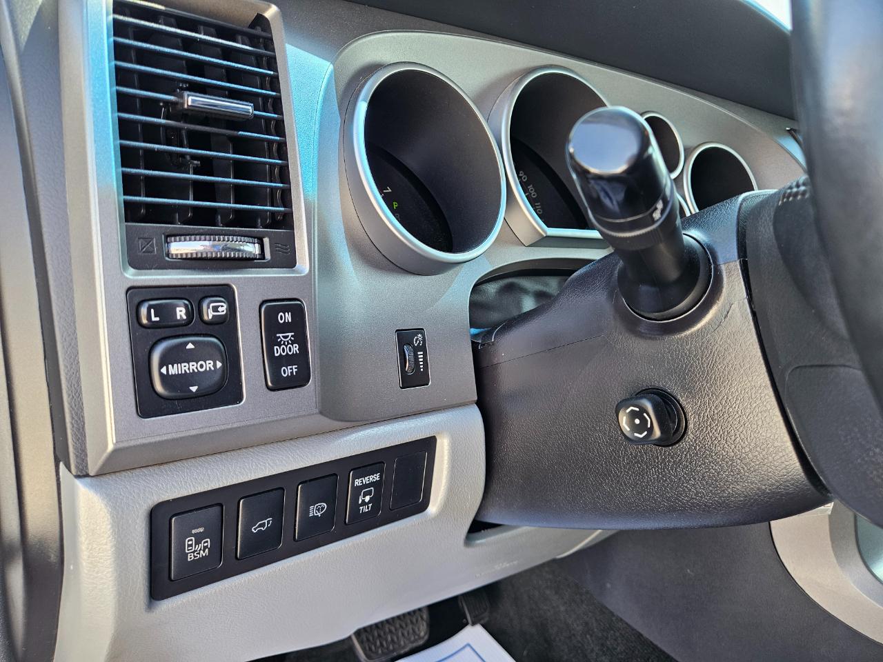 Toyota Sequoia Platinum 4D SUV 4WD 2016