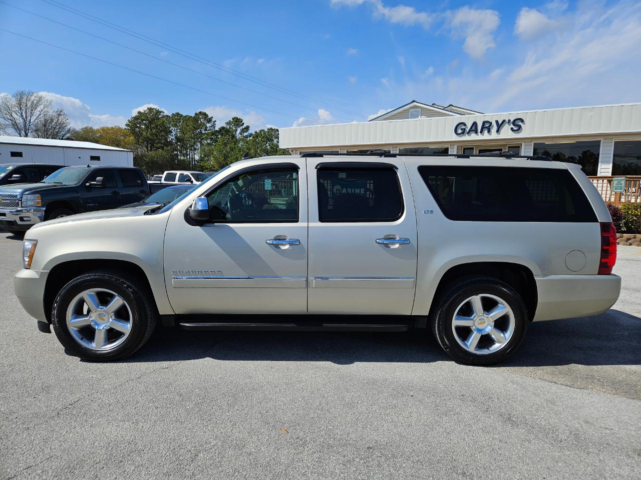 Chevrolet Suburban 4WD 4dr 1500 LTZ 2013
