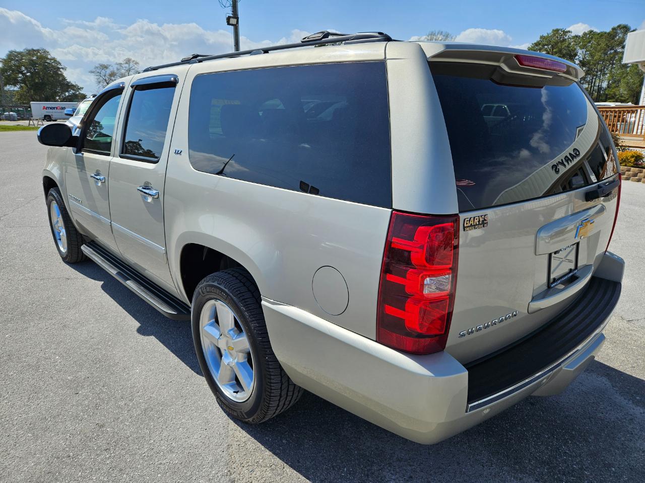 Chevrolet Suburban 4WD 4dr 1500 LTZ 2013