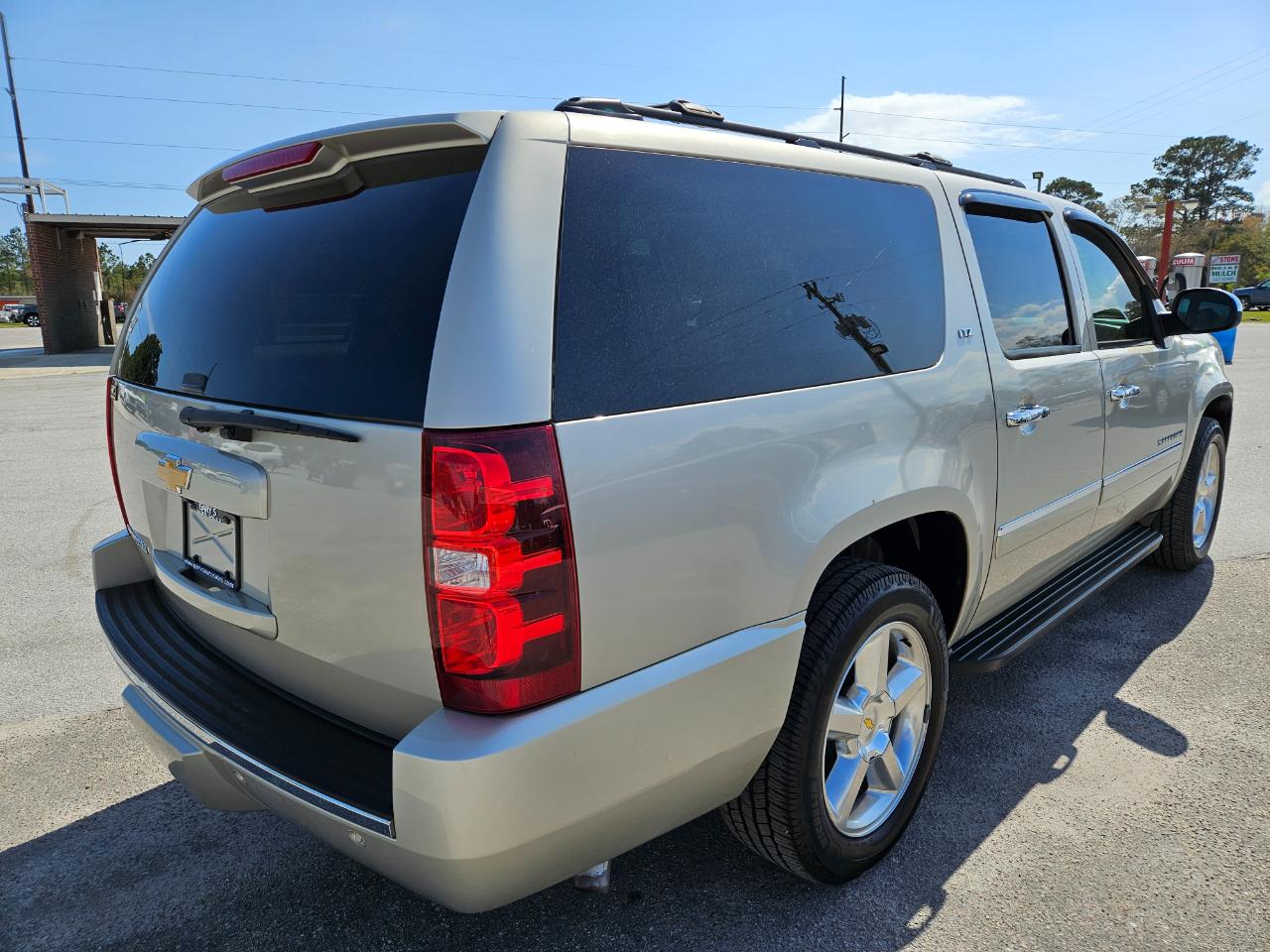 Chevrolet Suburban 4WD 4dr 1500 LTZ 2013