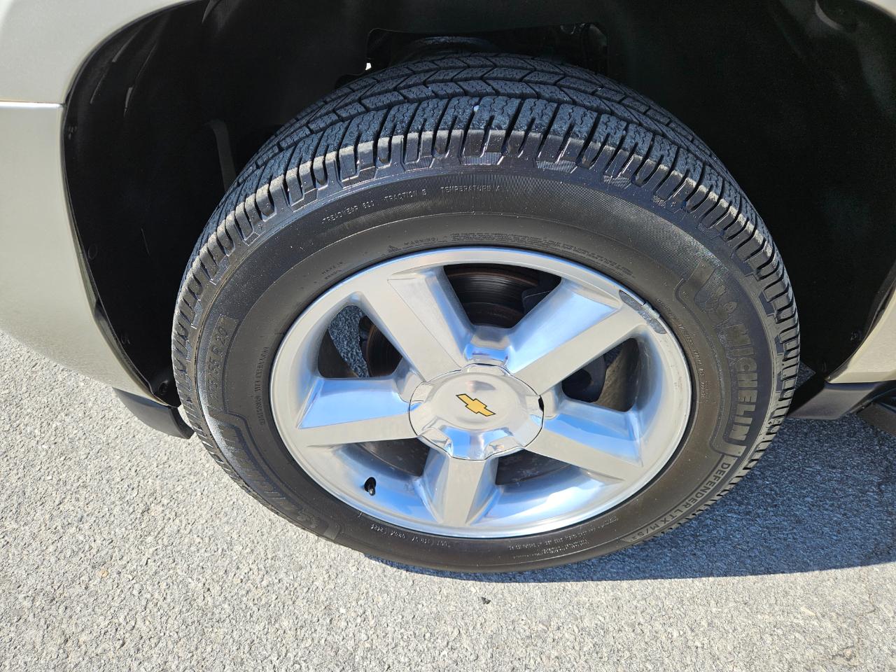 Chevrolet Suburban 4WD 4dr 1500 LTZ 2013