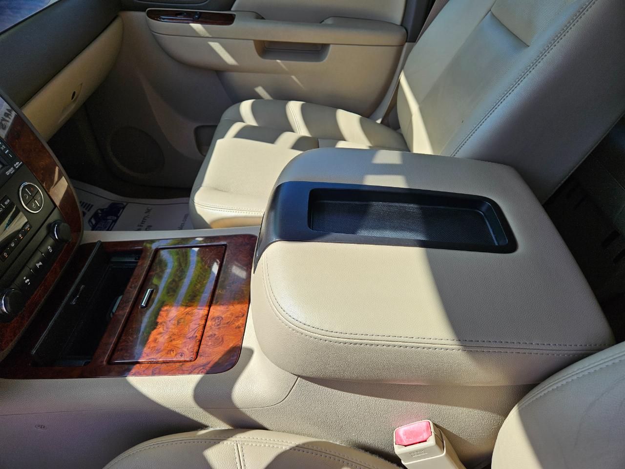 Chevrolet Suburban 4WD 4dr 1500 LTZ 2013