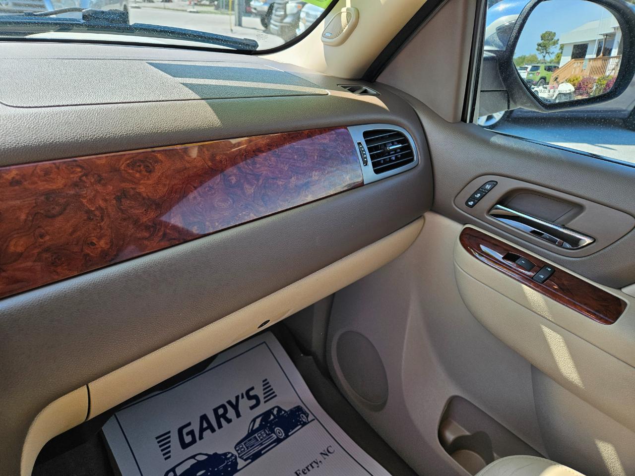 Chevrolet Suburban 4WD 4dr 1500 LTZ 2013