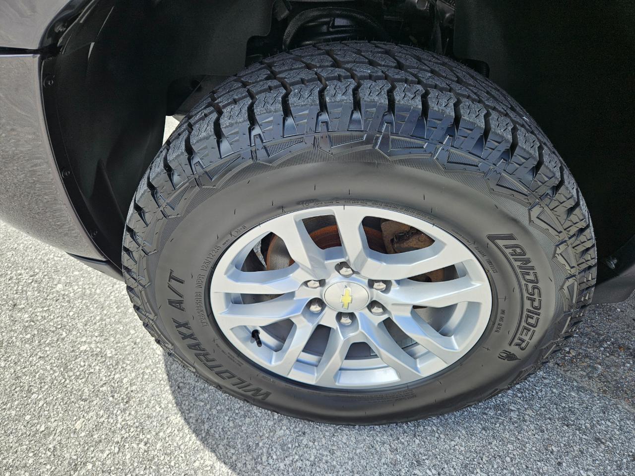 Chevrolet Avalanche LT 4D SUV 4WD 2011