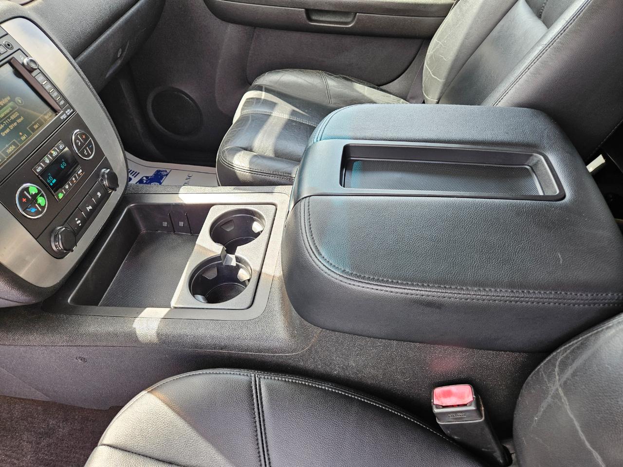 Chevrolet Avalanche LT 4D SUV 4WD 2011