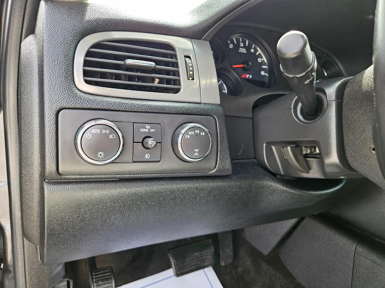 Chevrolet Avalanche LT 4D SUV 4WD 2011