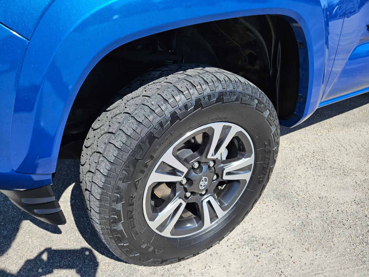 Toyota Tacoma 4WD Double Cab V6 AT TRD Sport (Natl) 2016