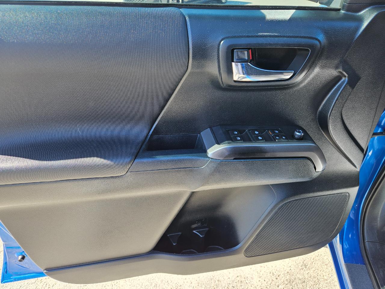 Toyota Tacoma 4WD Double Cab V6 AT TRD Sport (Natl) 2016