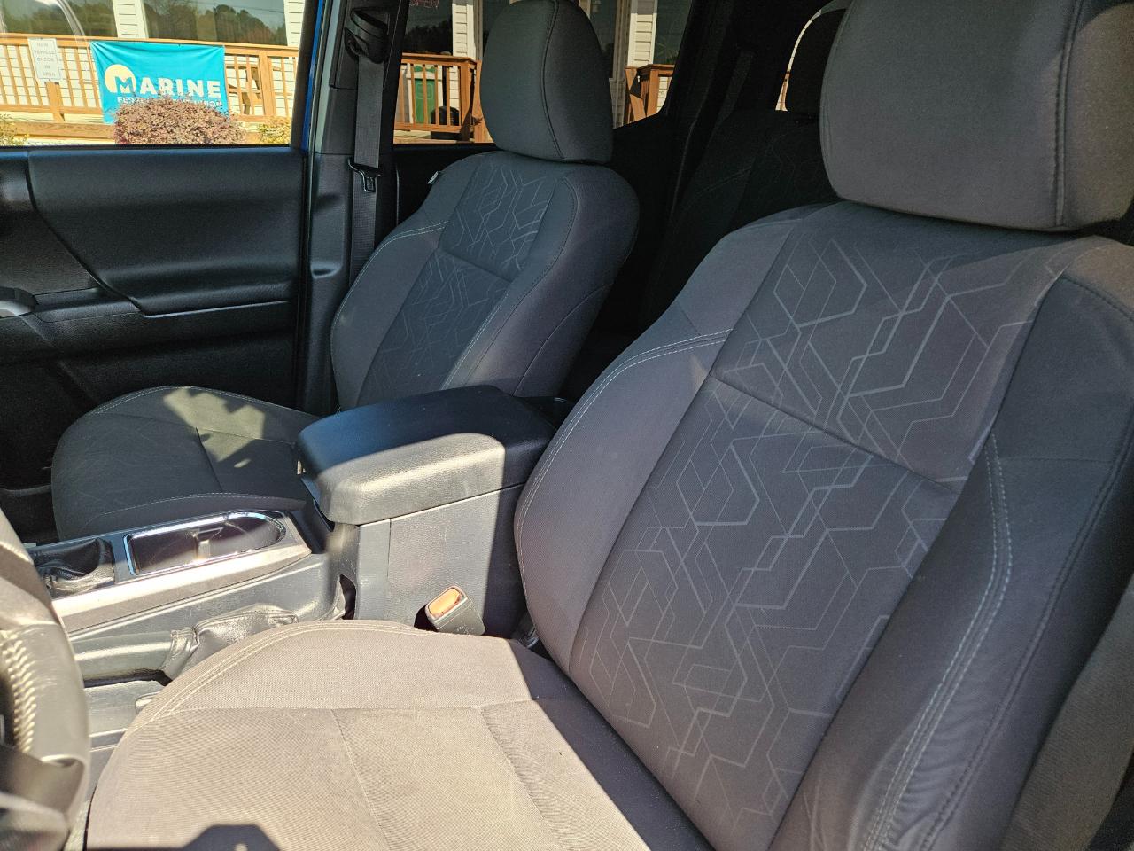 Toyota Tacoma 4WD Double Cab V6 AT TRD Sport (Natl) 2016