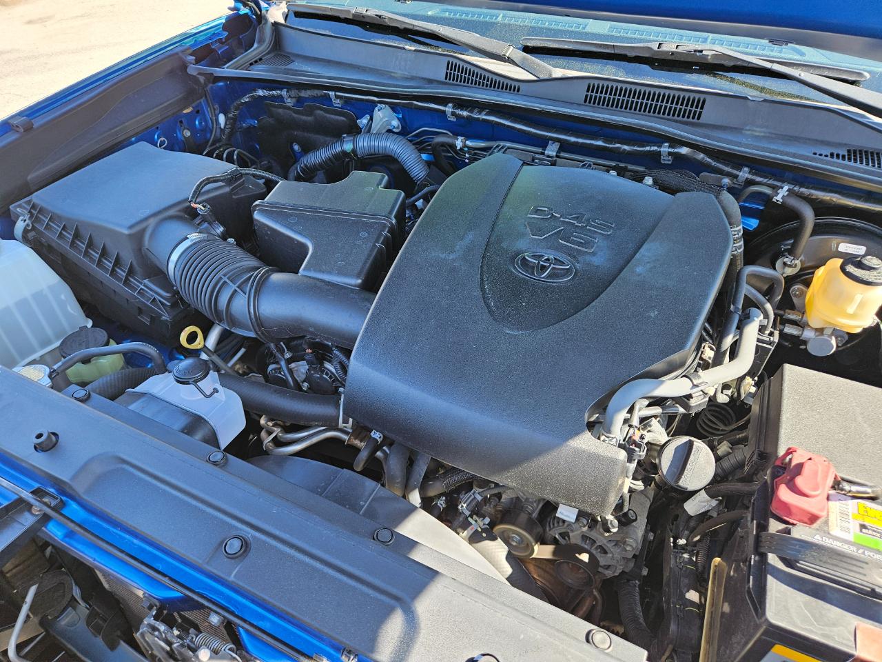 Toyota Tacoma 4WD Double Cab V6 AT TRD Sport (Natl) 2016