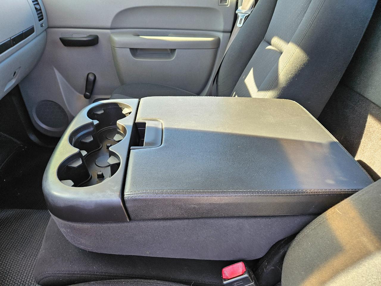 Chevrolet Silverado 1500 W/T Reg Cab 4WD SWB 2012