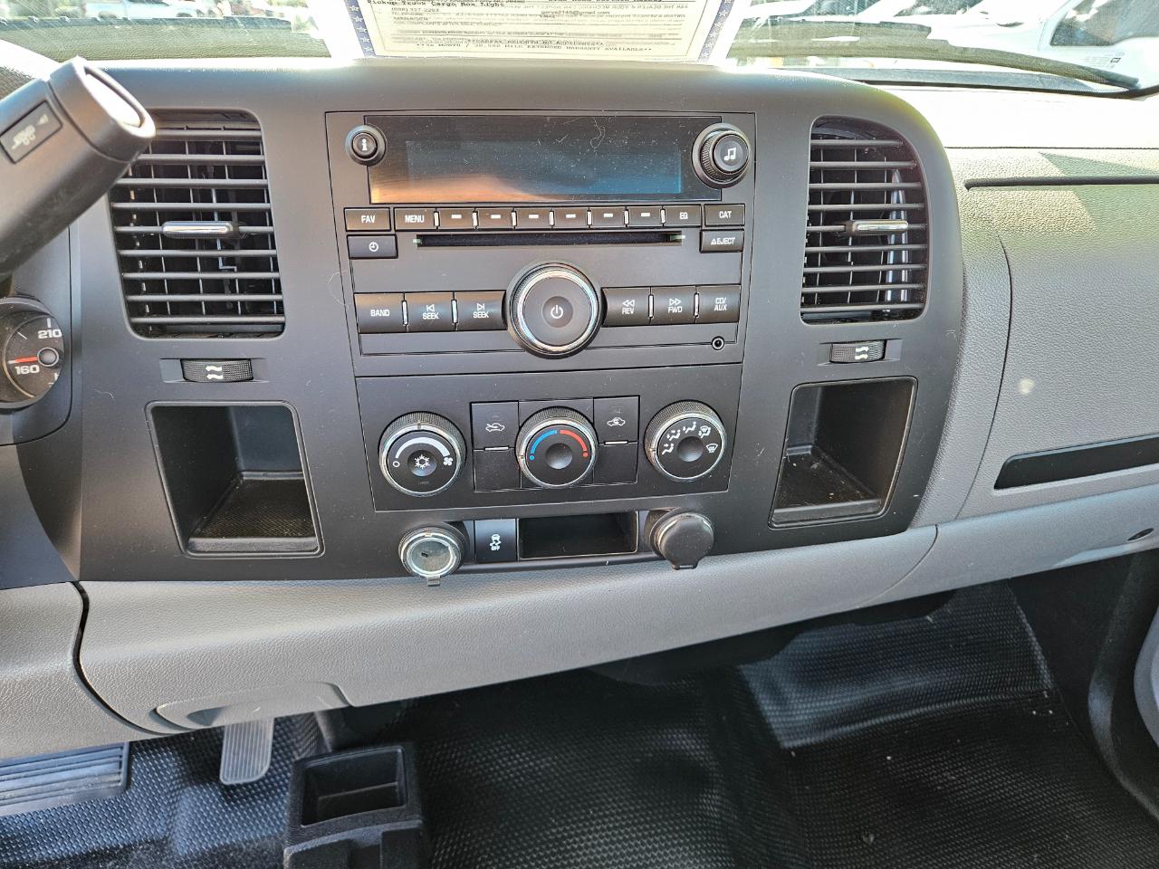 Chevrolet Silverado 1500 W/T Reg Cab 4WD SWB 2012