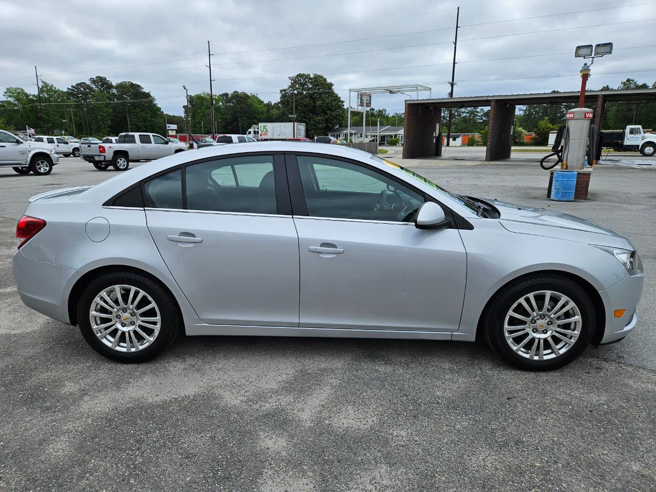 Chevrolet Cruze 4dr Sdn ECO w/1XF 2011