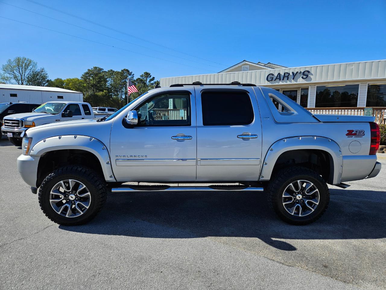 Chevrolet Avalanche 4WD Crew Cab LTZ 2011