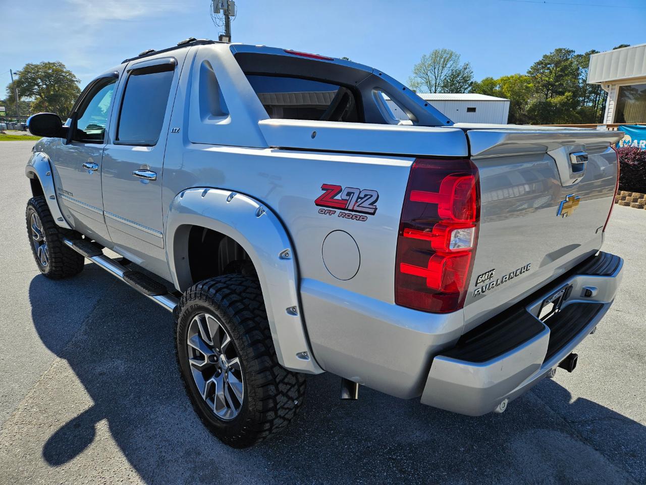 Chevrolet Avalanche 4WD Crew Cab LTZ 2011
