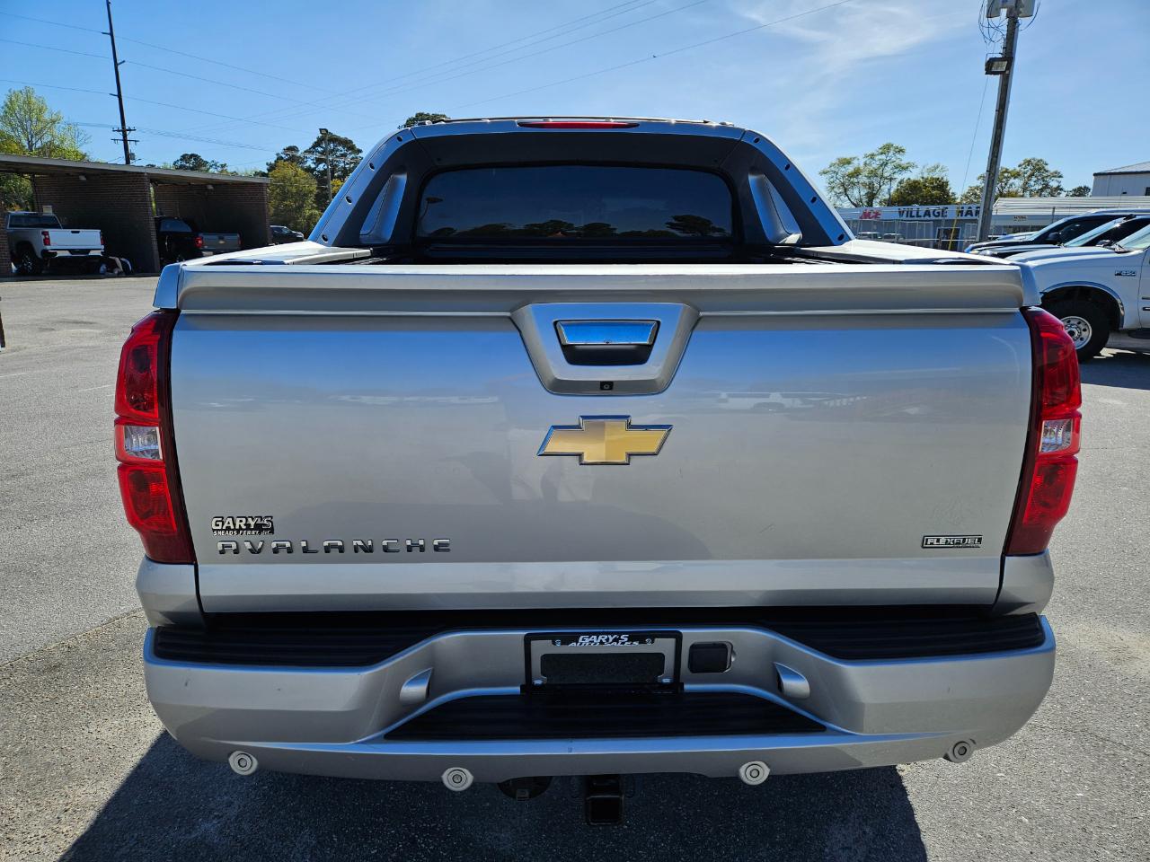 Chevrolet Avalanche 4WD Crew Cab LTZ 2011