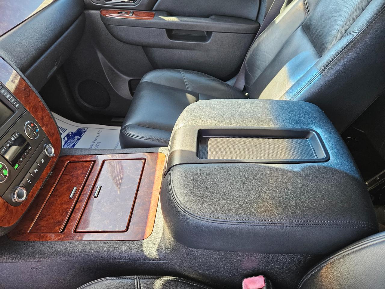 Chevrolet Avalanche 4WD Crew Cab LTZ 2011