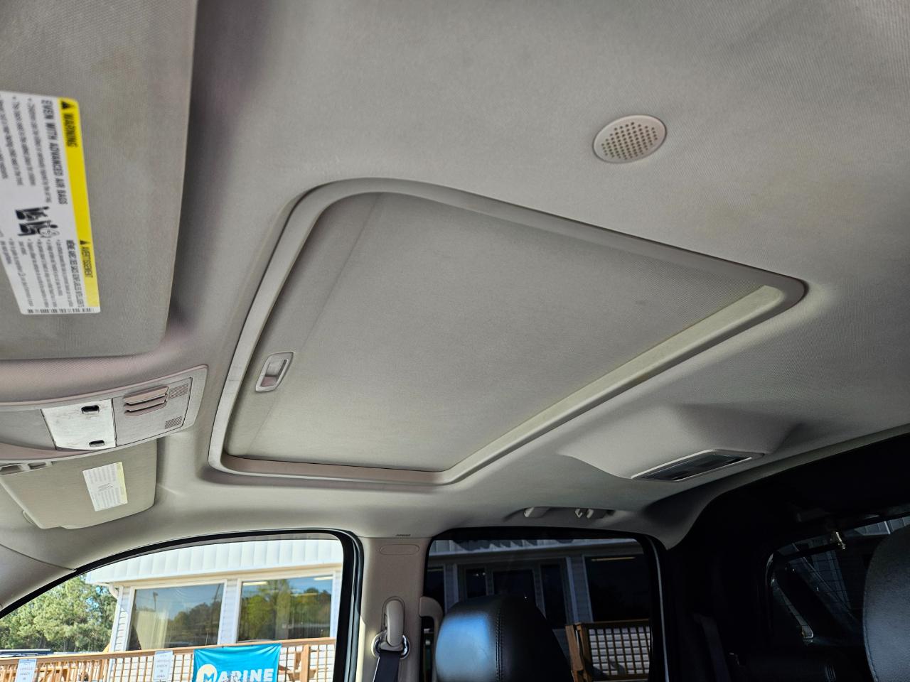 Chevrolet Avalanche 4WD Crew Cab LTZ 2011