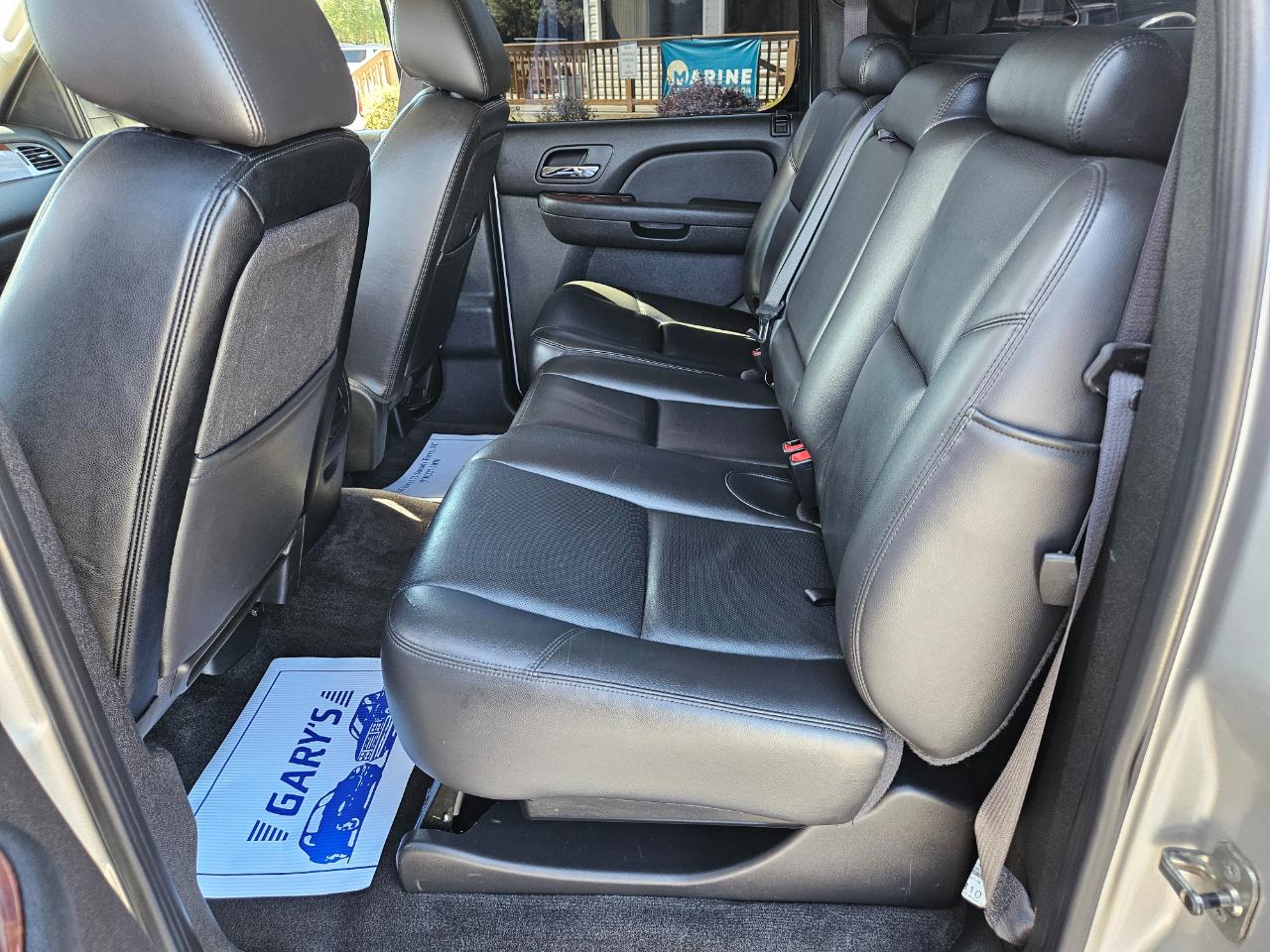 Chevrolet Avalanche 4WD Crew Cab LTZ 2011