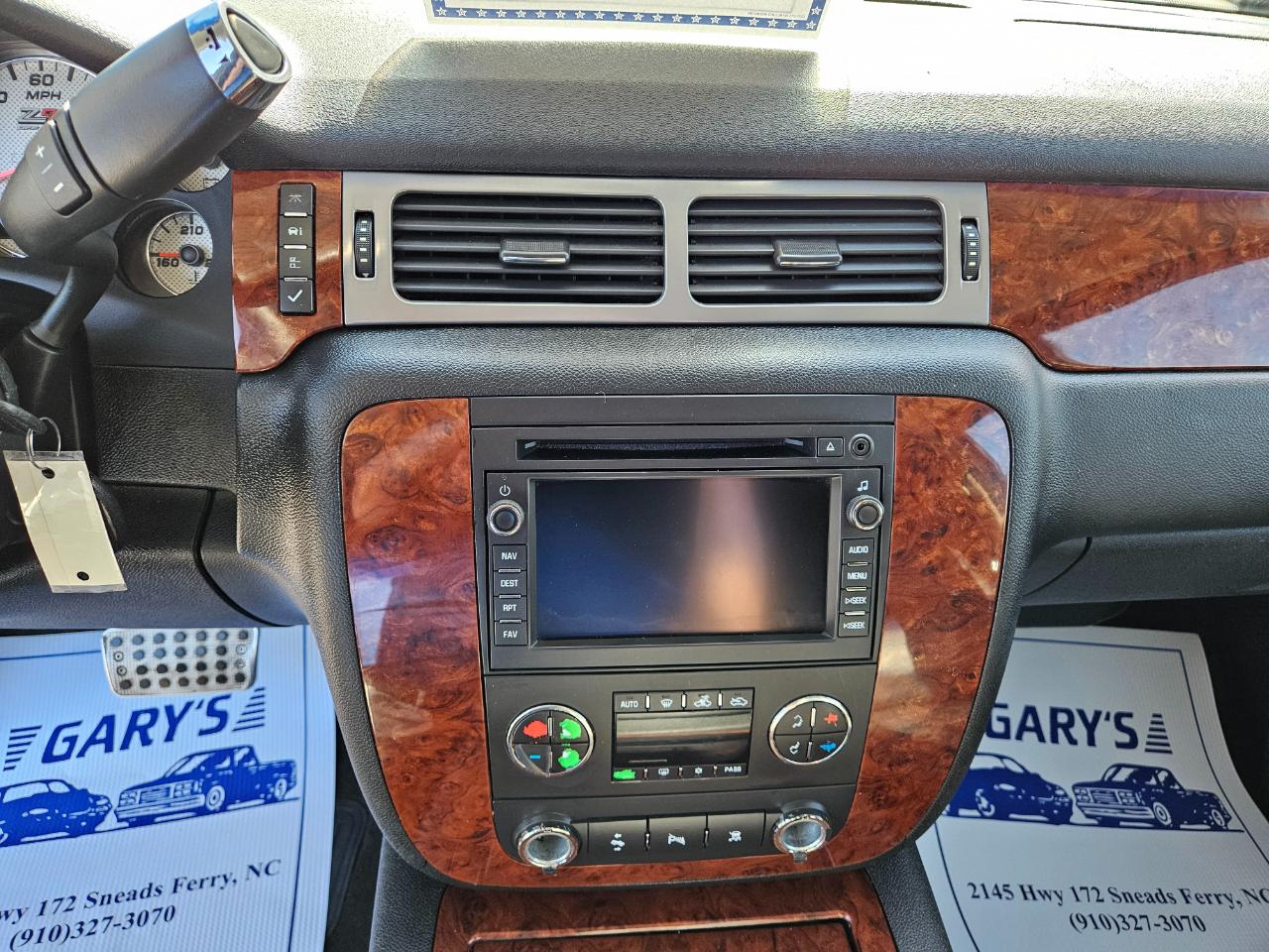 Chevrolet Avalanche 4WD Crew Cab LTZ 2011