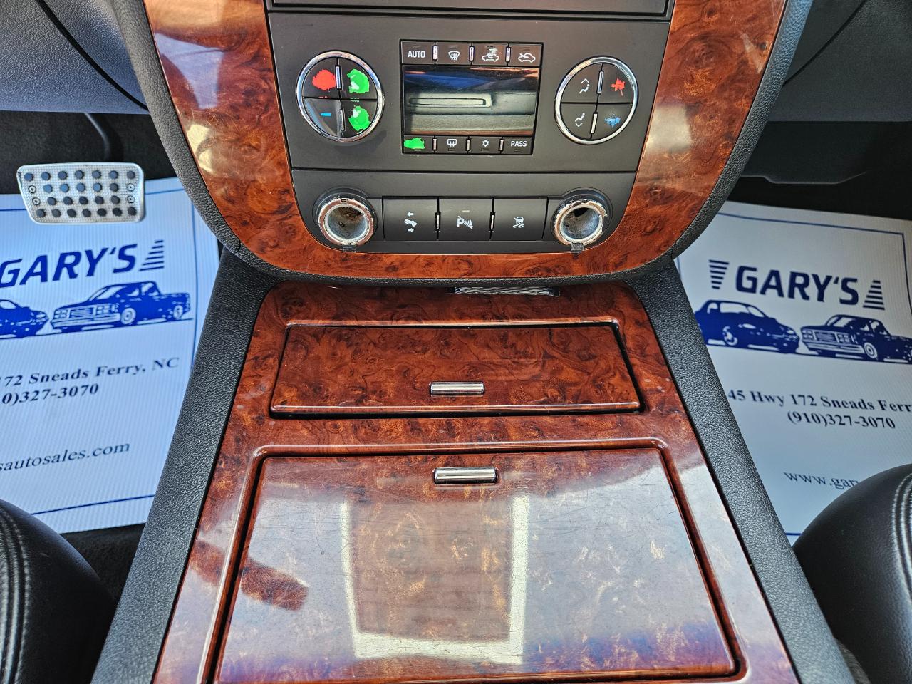 Chevrolet Avalanche 4WD Crew Cab LTZ 2011