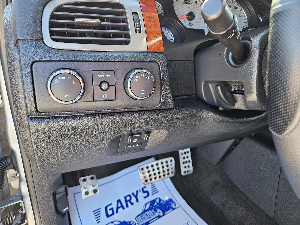 Chevrolet Avalanche 4WD Crew Cab LTZ 2011