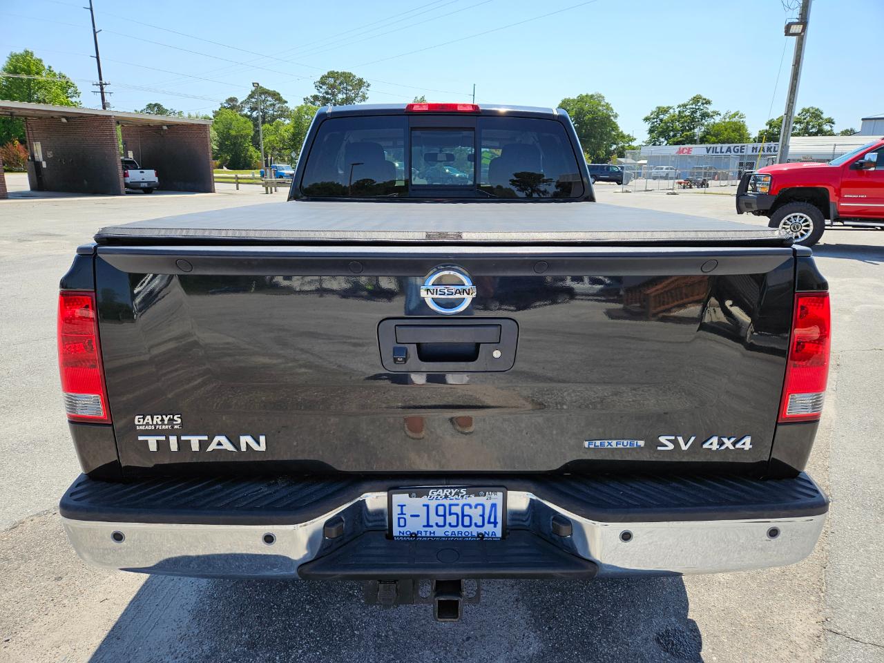 Nissan Titan 4WD King Cab SWB SV 2014