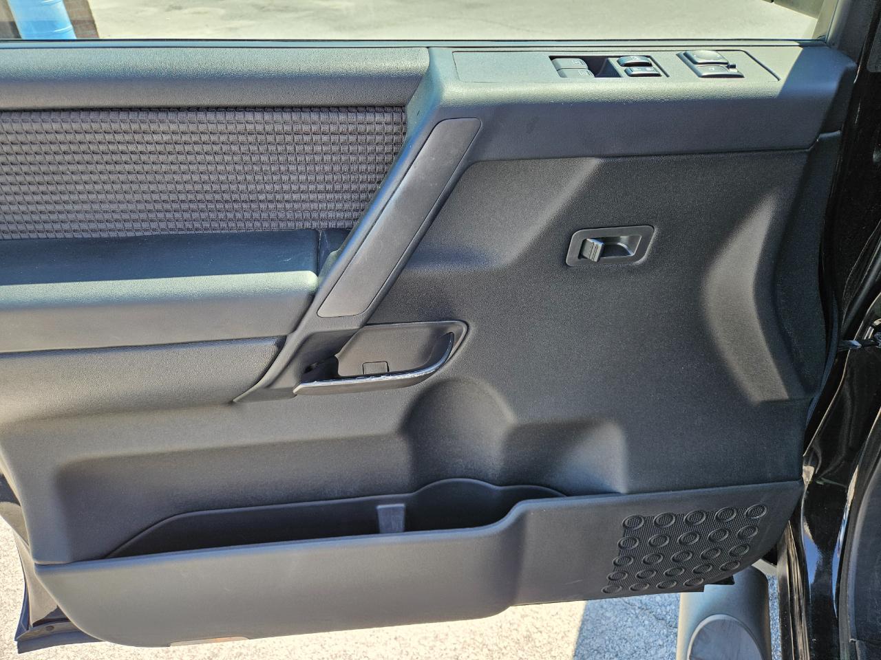 Nissan Titan 4WD King Cab SWB SV 2014